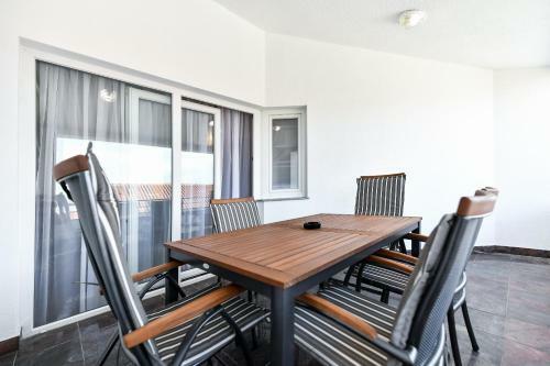 Bellevue Hill Apartment