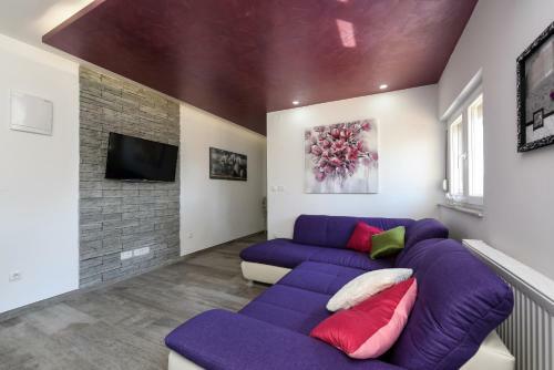 City Villa With Pool Yespeace
