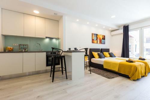 2sis Apartments