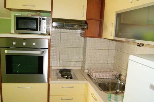 Apartment With 2 Bedrooms In Zadar