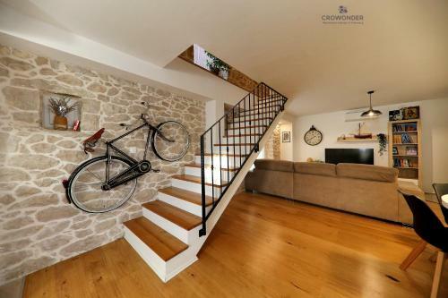 Extraordinary Villa Mari- Crowonder Group