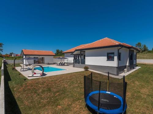 New And Modern Villa With Private Pool And Summer Kitchen In Central Istria