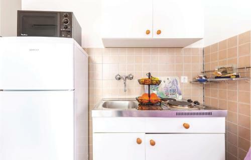 One-bedroom Apartment In Bakarac