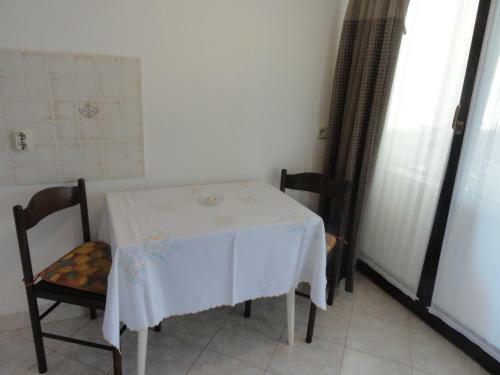 Apartment For 2, Sinisa In Banjole