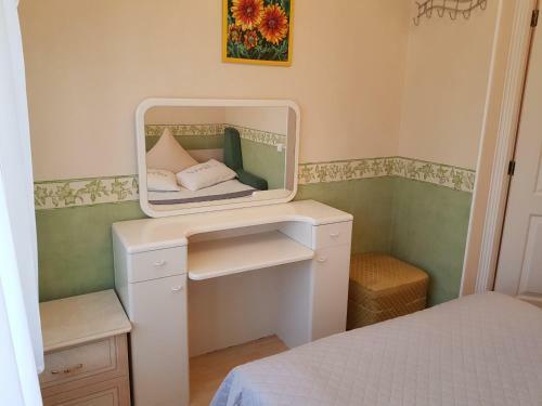 Hostal Naiza Guesthouse And Apartments