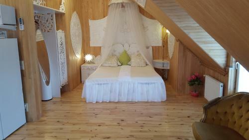 Hostal Naiza Guesthouse And Apartments