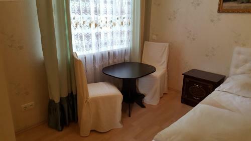 Hostal Naiza Guesthouse And Apartments