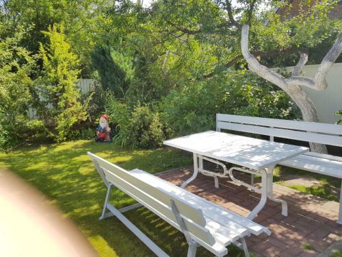 Hostal Naiza Guesthouse And Apartments