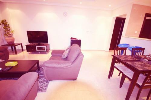 Leaders Plaza Apartments