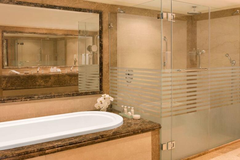 Sheraton Kuwait, A Luxury Collection Hotel