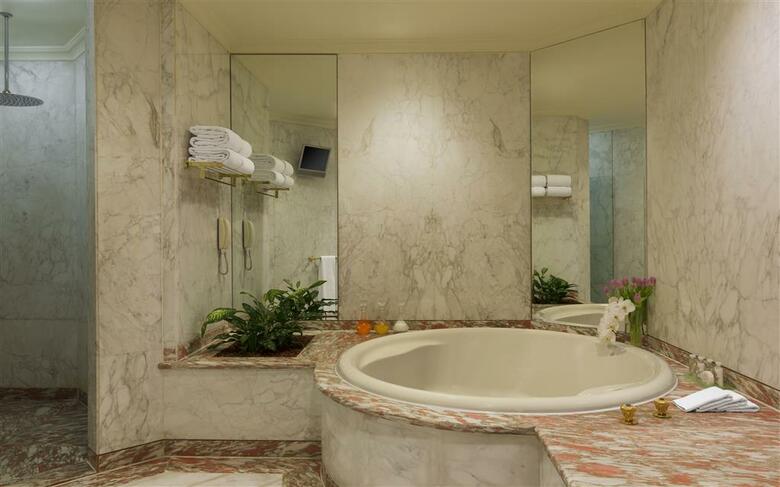 Sheraton Kuwait, A Luxury Collection Hotel