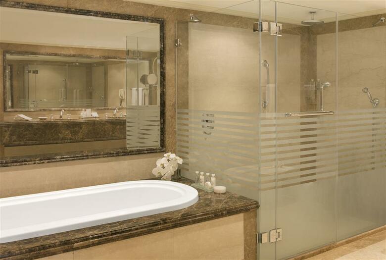 Sheraton Kuwait, A Luxury Collection Hotel