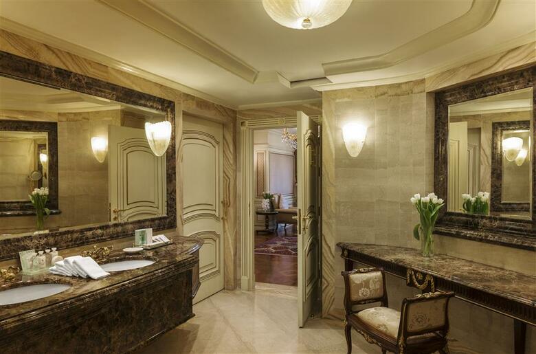 Sheraton Kuwait, A Luxury Collection Hotel