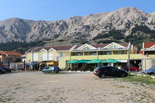 Apartments Zarok Beach Holiday