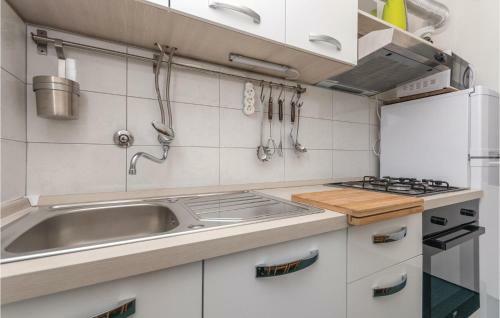 Three-bedroom Apartment In Biograd