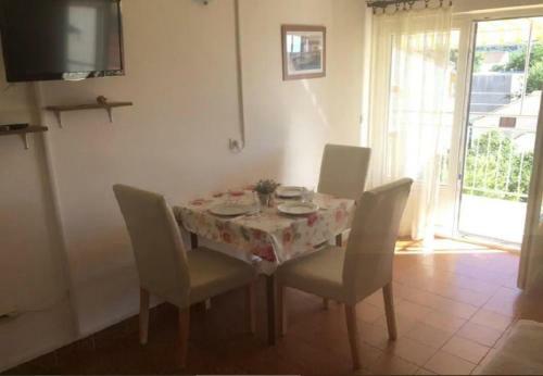 Hostal Apts And Rooms Ognjen- Family Friendly