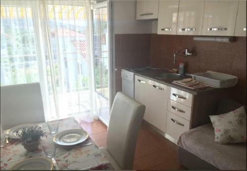 Hostal Apts And Rooms Ognjen- Family Friendly