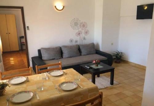 Hostal Apts And Rooms Ognjen- Family Friendly