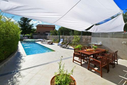 Beautiful Villa B&b, In Dalmatia, With A Pool