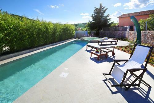 Beautiful Villa B&b, In Dalmatia, With A Pool
