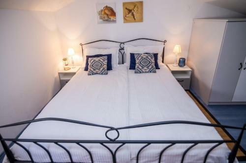 Beautiful Apartments With Balcony In Central Biograd - Bnm 2