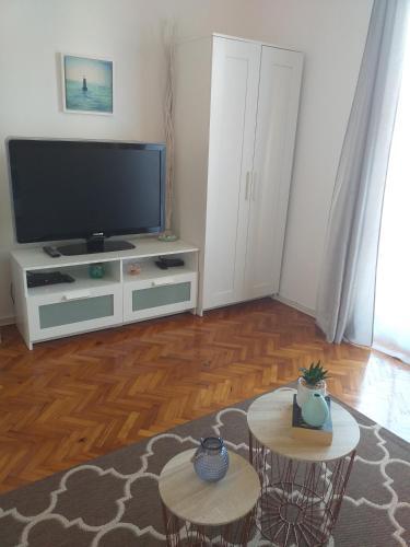 Cozy Apartments With Balcony And Garden - Ae1192