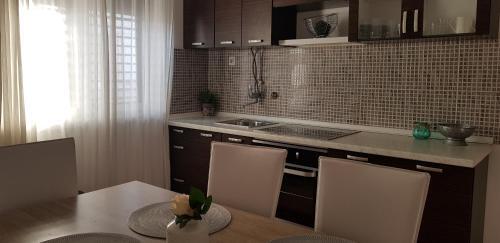 Cozy Apartments With Balcony And Garden - Ae1192