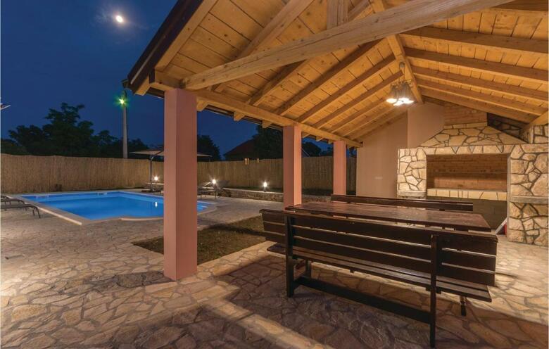 Five-bedroom Holiday Home In Biograd Na Moru