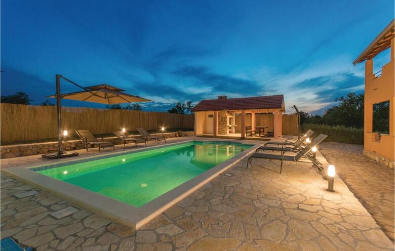Five-bedroom Holiday Home In Biograd Na Moru