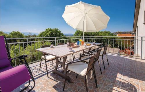Three-bedroom Apartment In Bribir