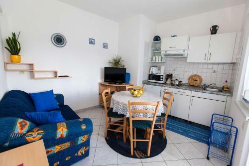 Apartamentos Eda Cor