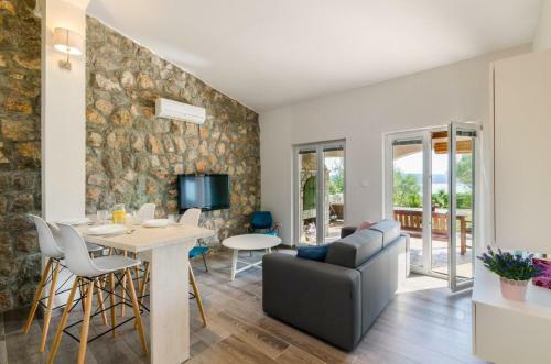 Magas Kucica