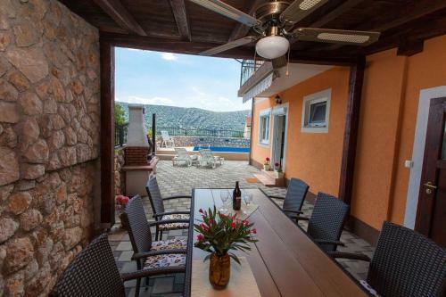 Spacious Villa Kostelj In Unique Location