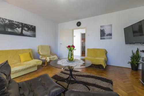 Apartamentos Avisnja