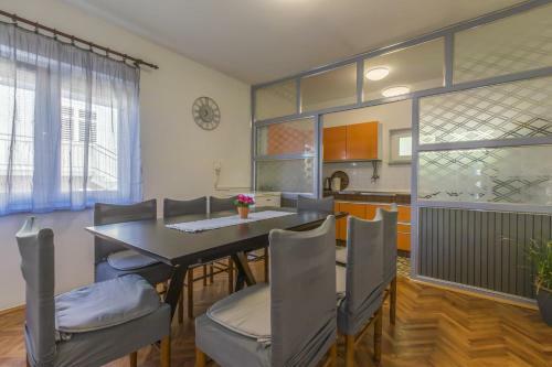 Apartamentos Avisnja