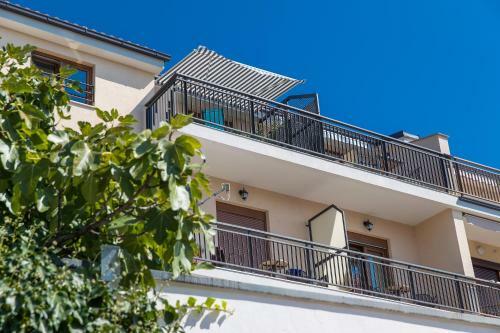Luxury Sea View Apartments