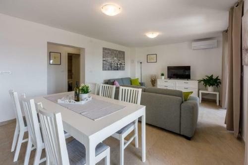 Apartment Anton 61 Pax