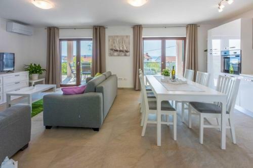 Apartment Anton 61 Pax