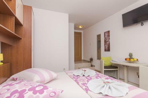 Apartments Sonja - 100 M From Sea
