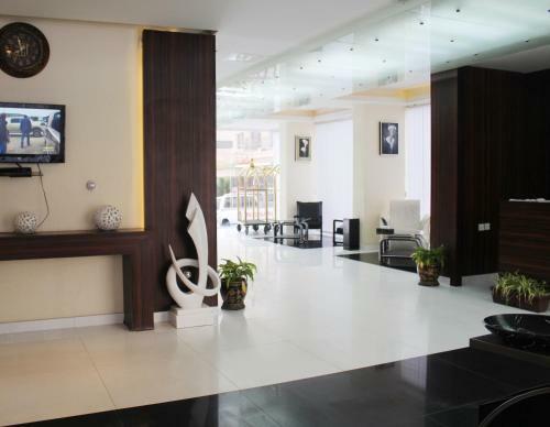 Apartamentos Raoum Inn