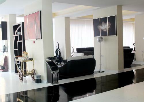 Apartamentos Raoum Inn