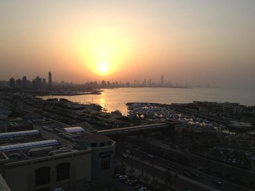 Corniche Suites Hotel
