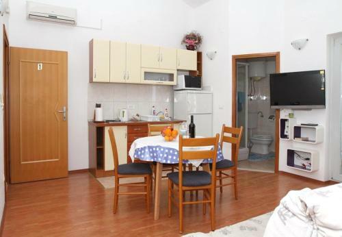 Apartments Mari - 100 M From Beach