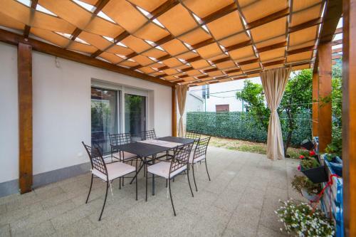 Villa Holiday Home Peaceful Oasis