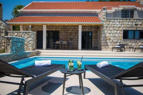 Villa Rustic Stone House
