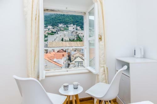 Hostal Cinema View House