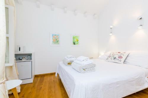 Hostal Cinema View House