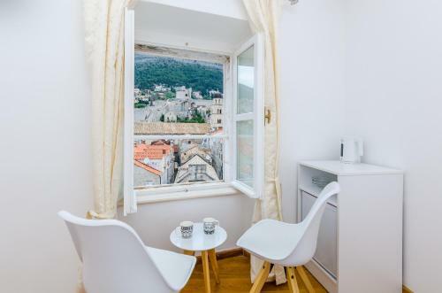 Hostal Cinema View House