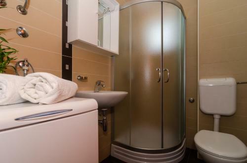 Hostal Burum Apartments