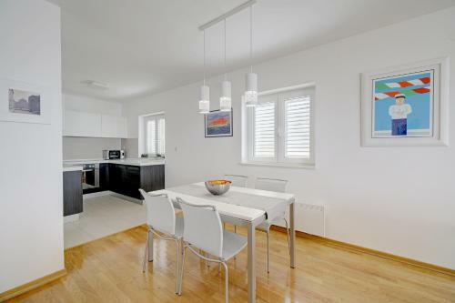 Apartment 330